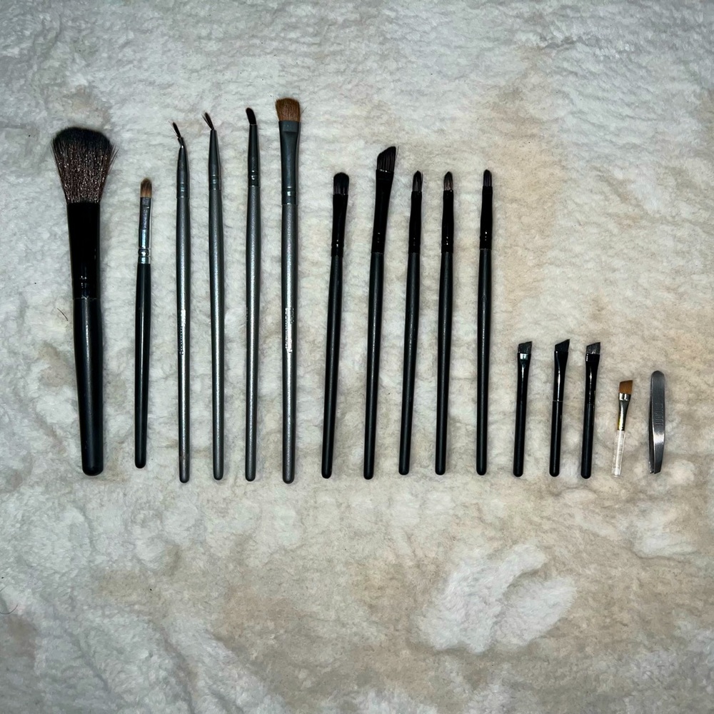 Makeup brushes & Mini Tweezers